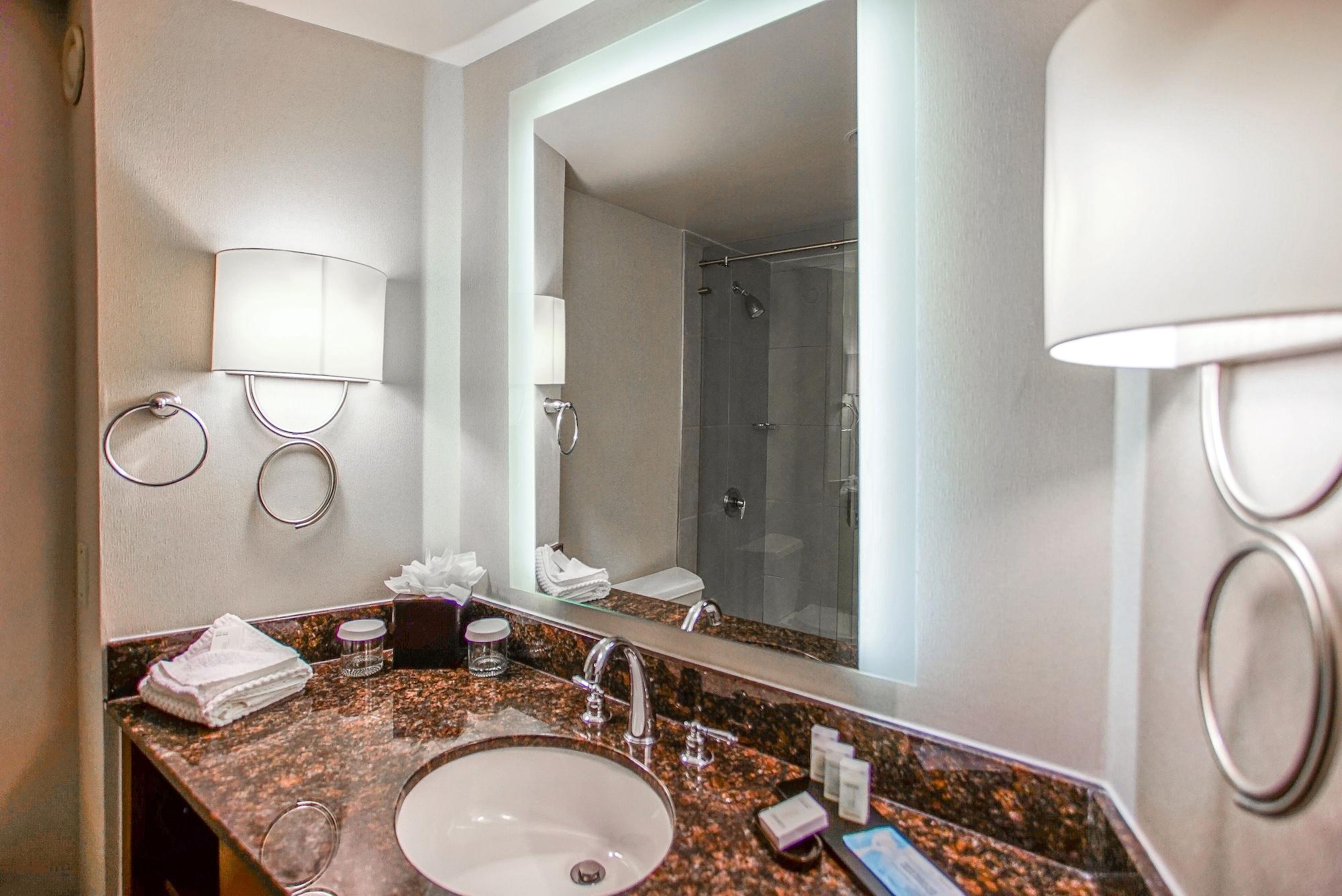Hotel Ramada By Wyndham Southfield Exteriér fotografie